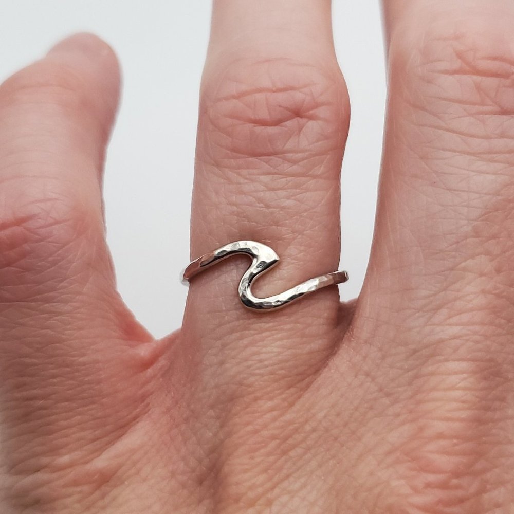 Size 6.25 925 Sterling Silver Cool Textured Beach Wave Ring